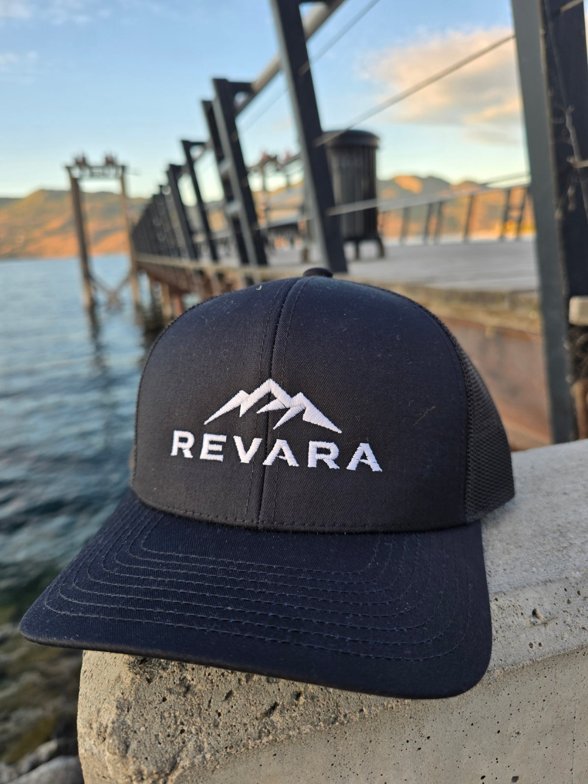REVARA Ridgeline Trucker - Black